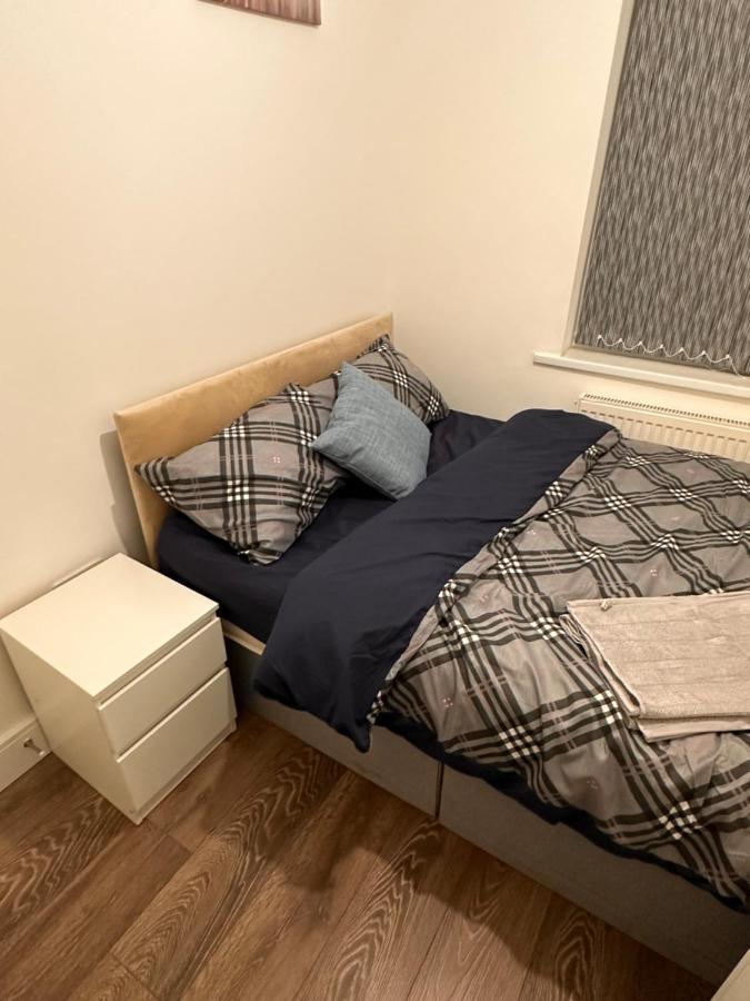Holiday home Lovely Hillingdon Family - 7 Bedrooms