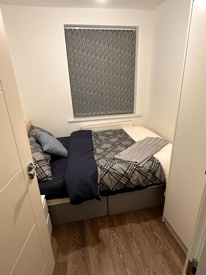 Holiday home Lovely Hillingdon Family - 7 Bedrooms *