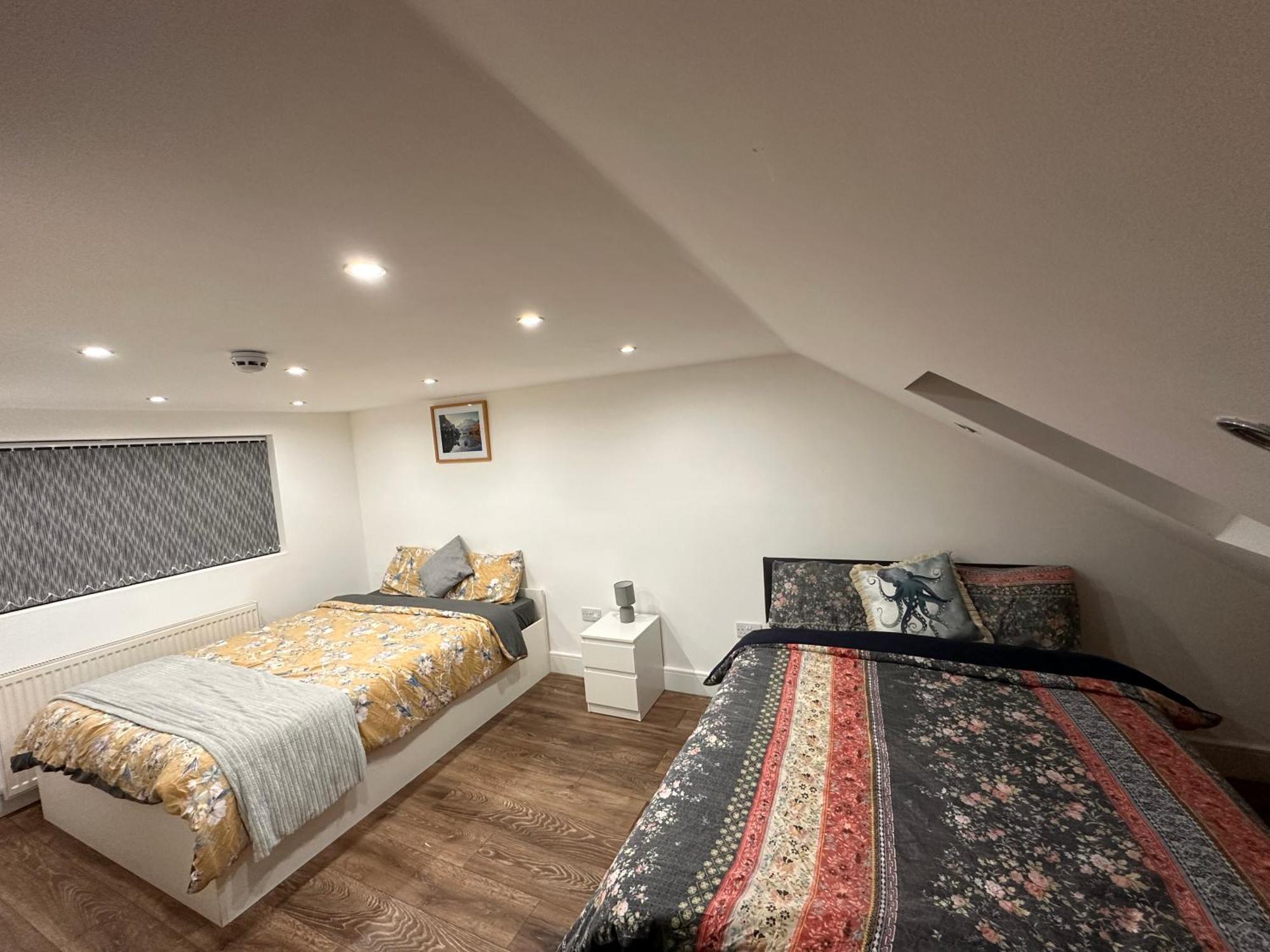 Holiday home Lovely Hillingdon Family - 7 Bedrooms